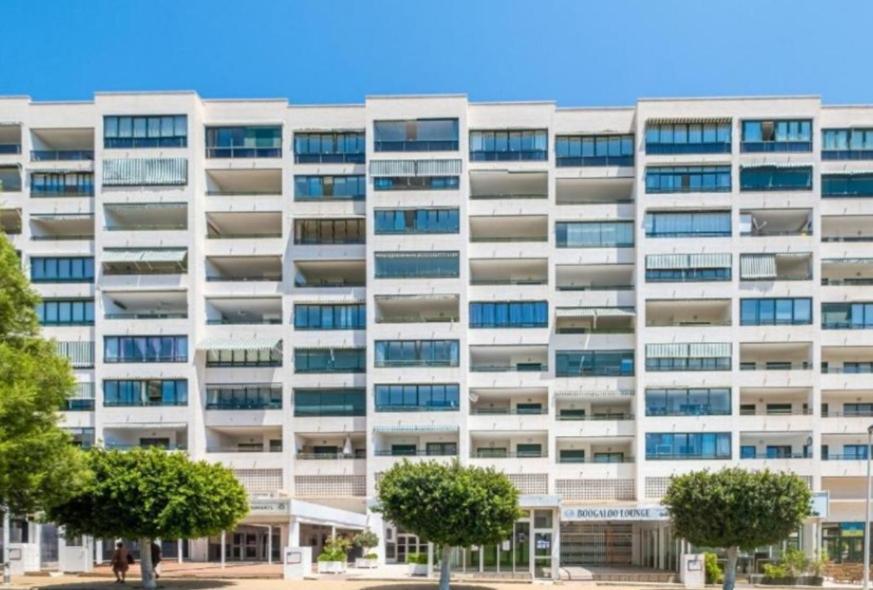 Benidorm Bali Area Apartment Luaran gambar